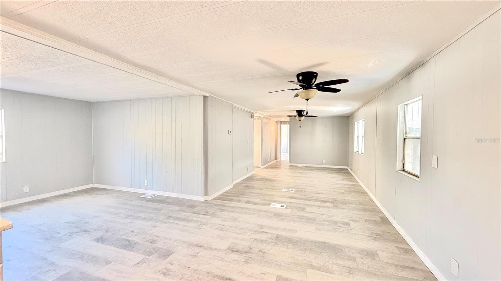 Manufactured Home at 202 CALOOSA LAKE CIR S, LAKE WALES, photo 3 of 15