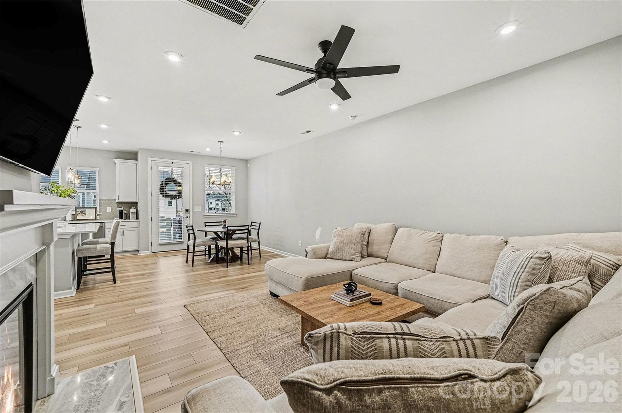 Townhouse at Charlotte, photo 4 of 29