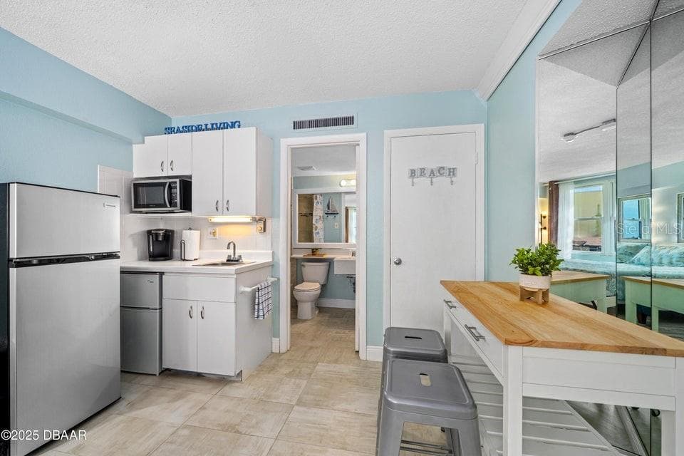 Condo - Hotel at 2301 S ATLANTIC AVE #201, DAYTONA BEACH, photo 10 of 34