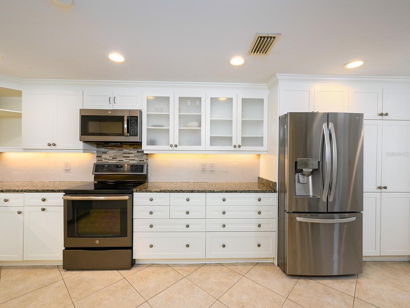 Condominium at 1255 N GULFSTREAM AVE #1106, SARASOTA, photo 16 of 91