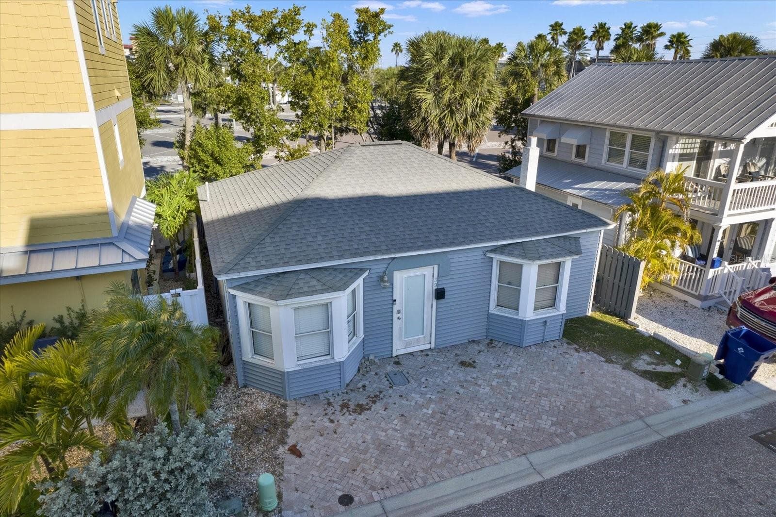 Front Exterior - 39 181ST AVE W, REDINGTON SHORES