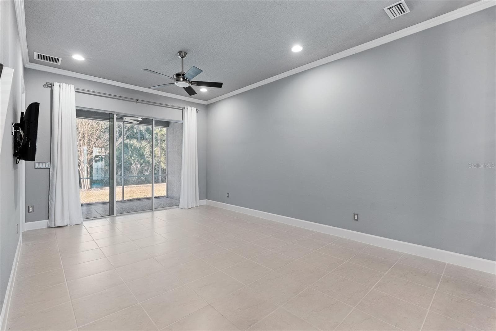 Townhouse at 831 PINEWOOD DR, ORMOND BEACH, photo 11 of 50