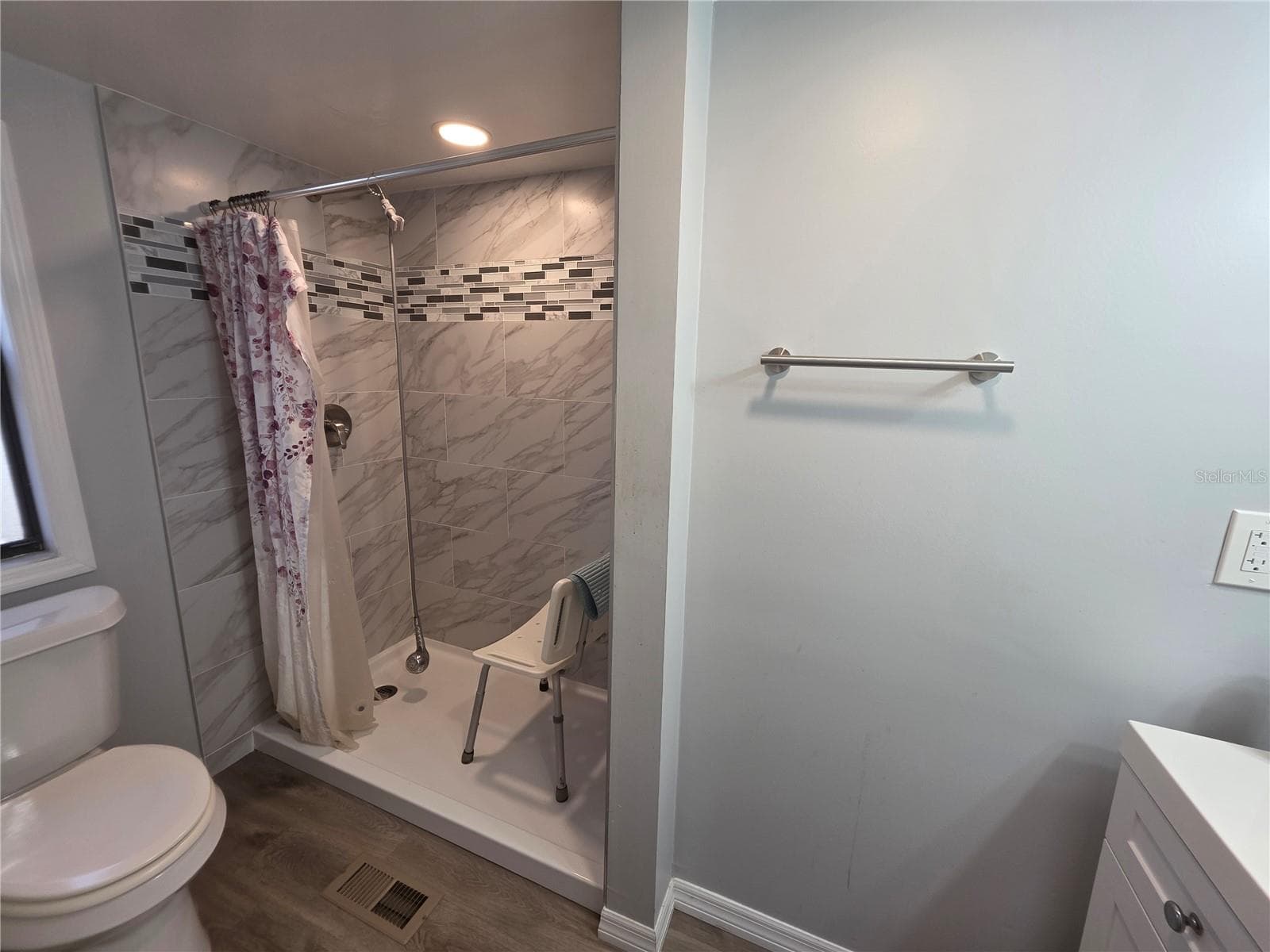Manufactured Home at 34924 TALISMAN ST, DADE CITY, photo 5 of 12