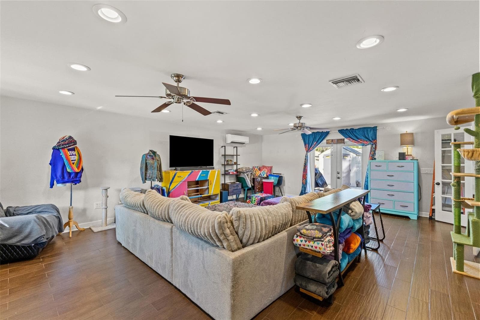 Single Family Residence at 1747 26TH AVE N, ST PETERSBURG, photo 10 of 48