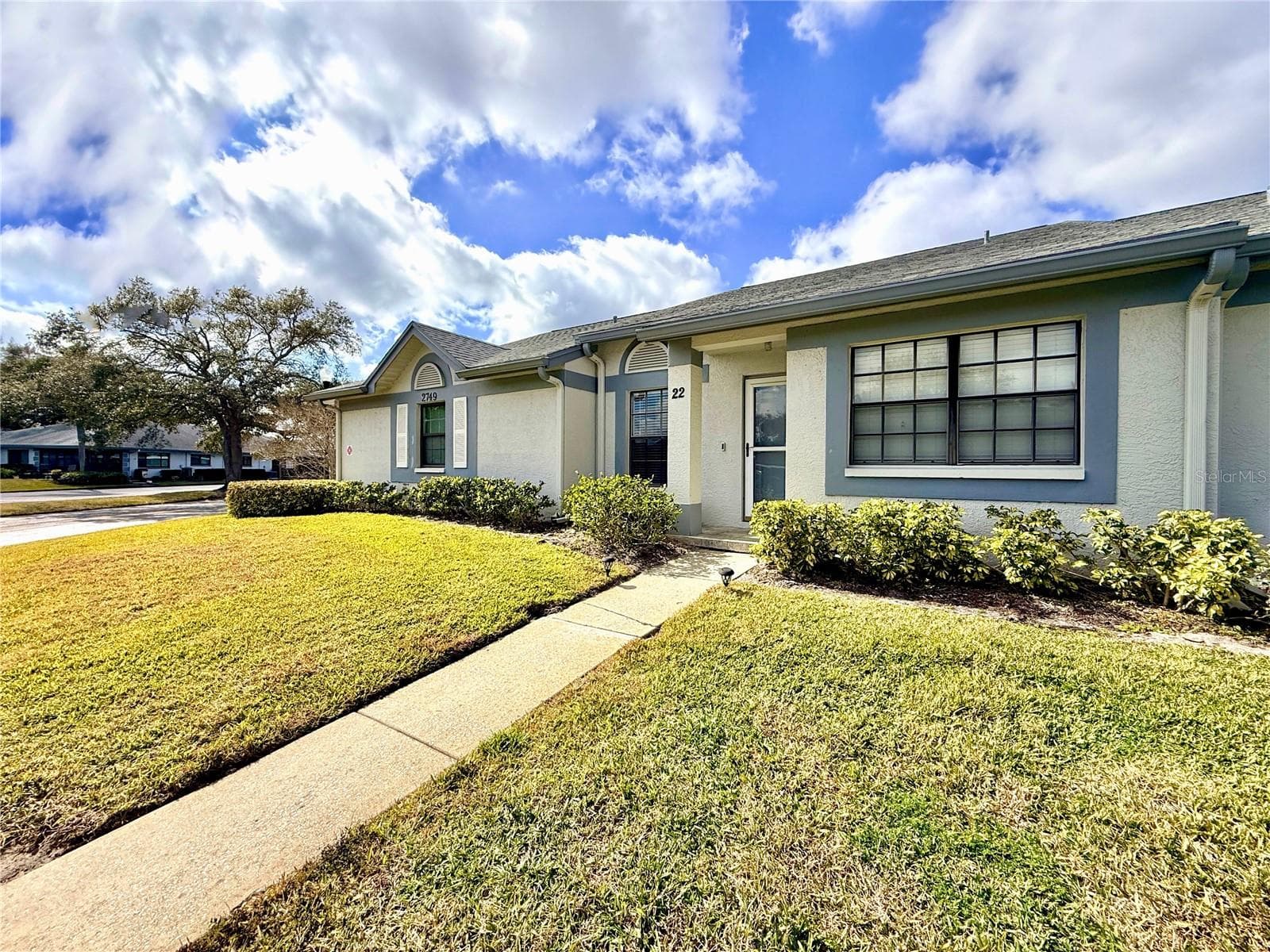 2749 COUNTRYSIDE BLVD #22