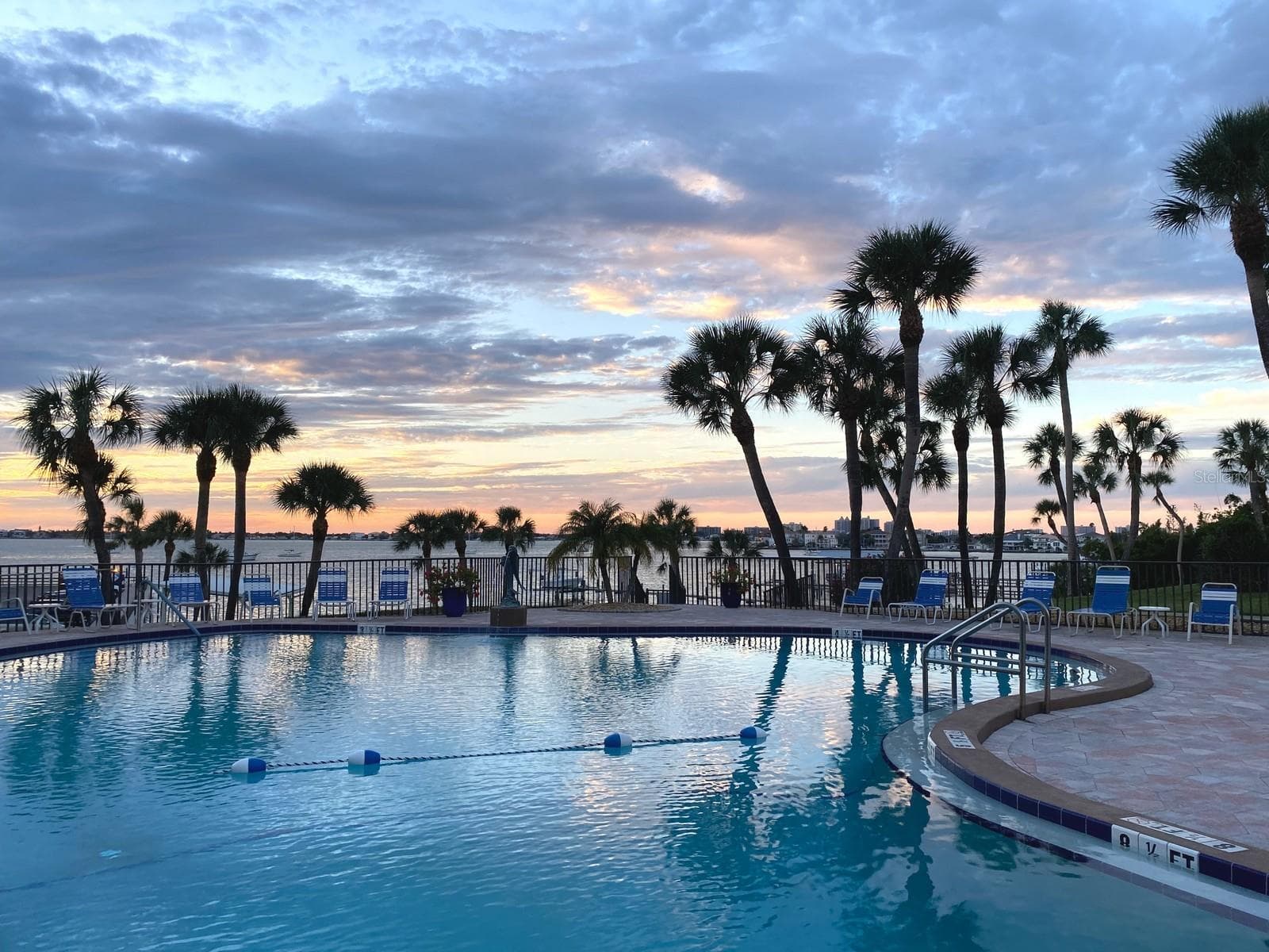 HEATED POOL - 100 BLUFF VIEW DR #317A, BELLEAIR BLUFFS