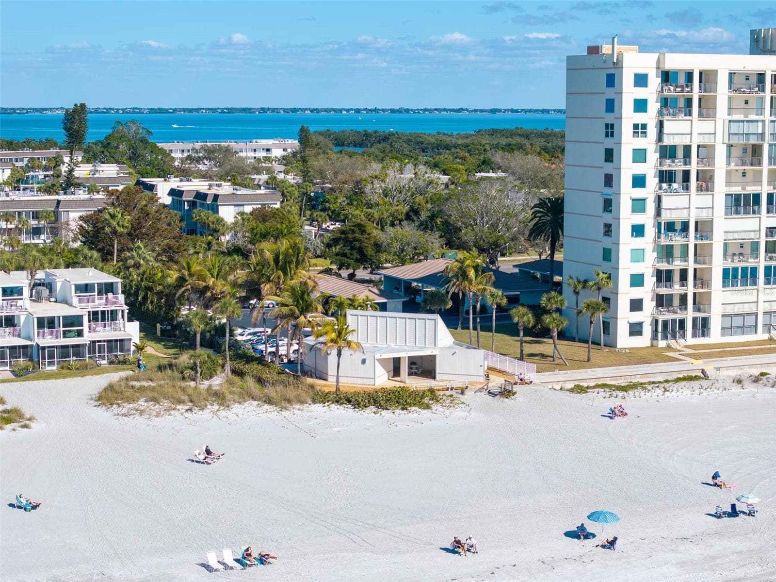 Sutton Place beach pavilion - 531 SUTTON PL, LONGBOAT KEY