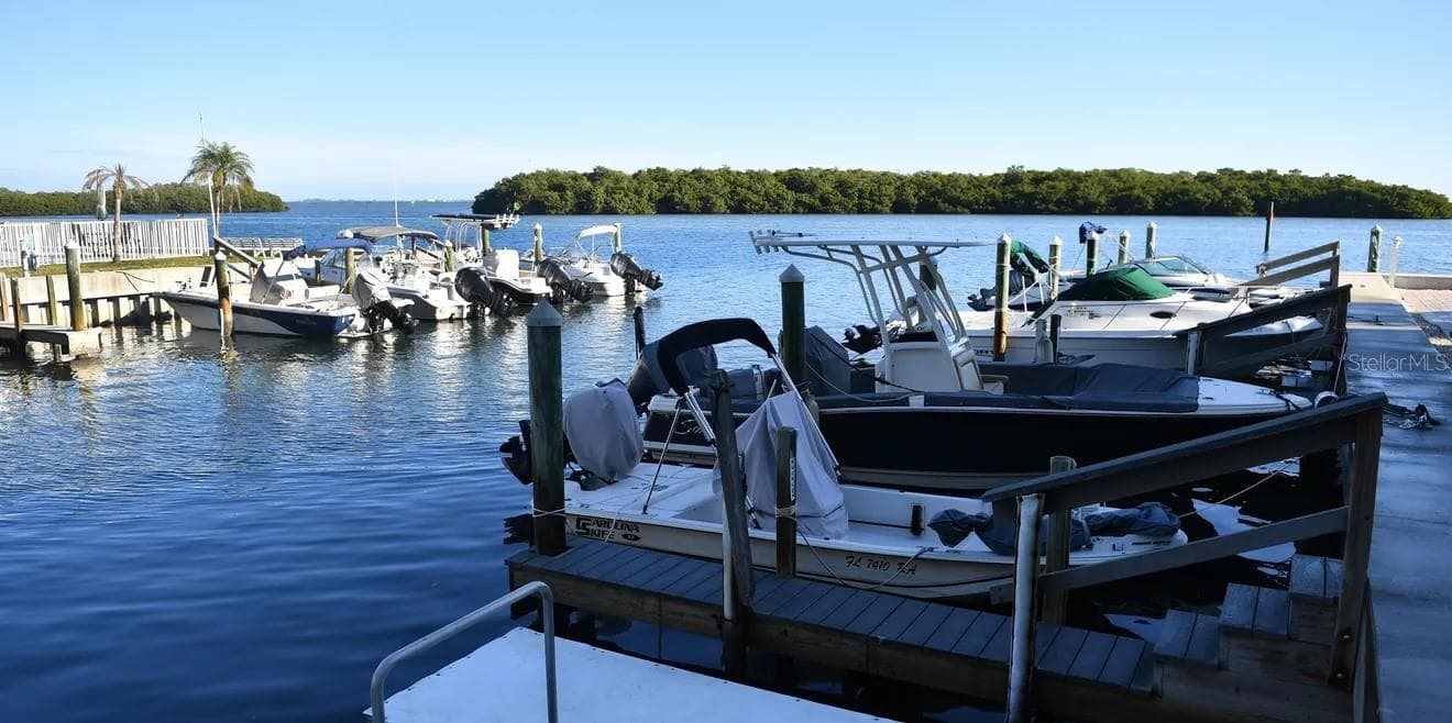 Sutton Place marina - 531 SUTTON PL, LONGBOAT KEY