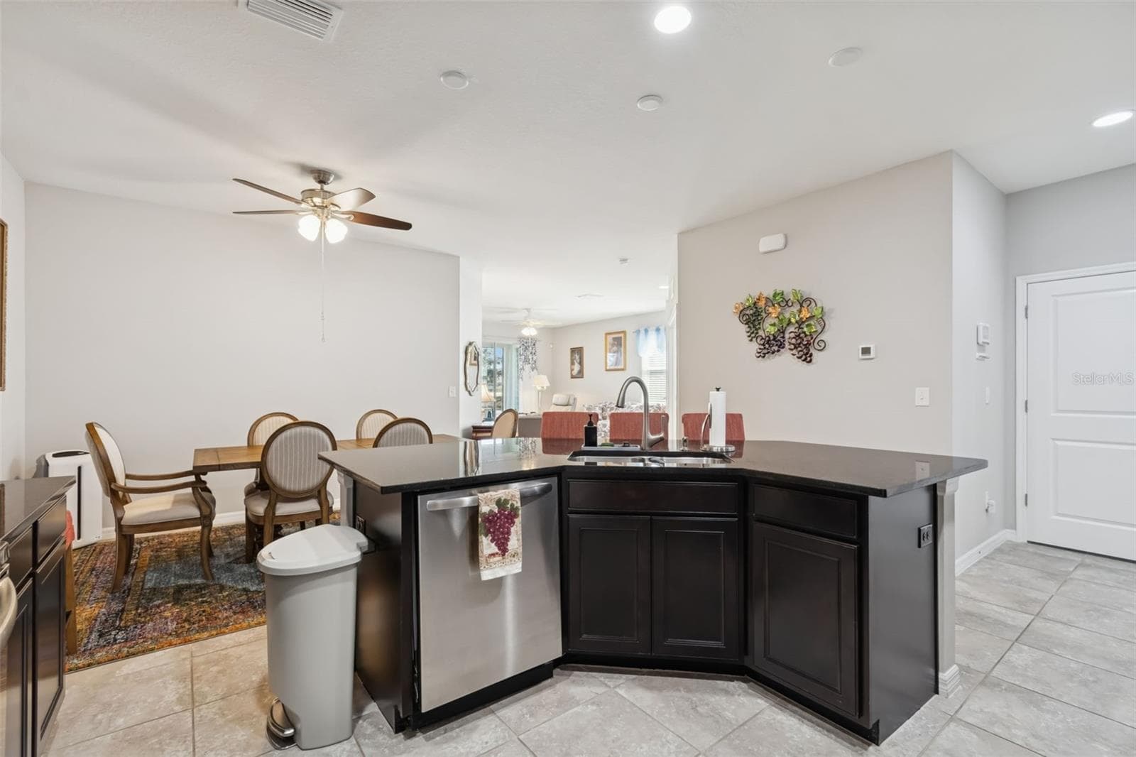 Villa at 7852 TIMBERVIEW LOOP, WESLEY CHAPEL, photo 15 of 47