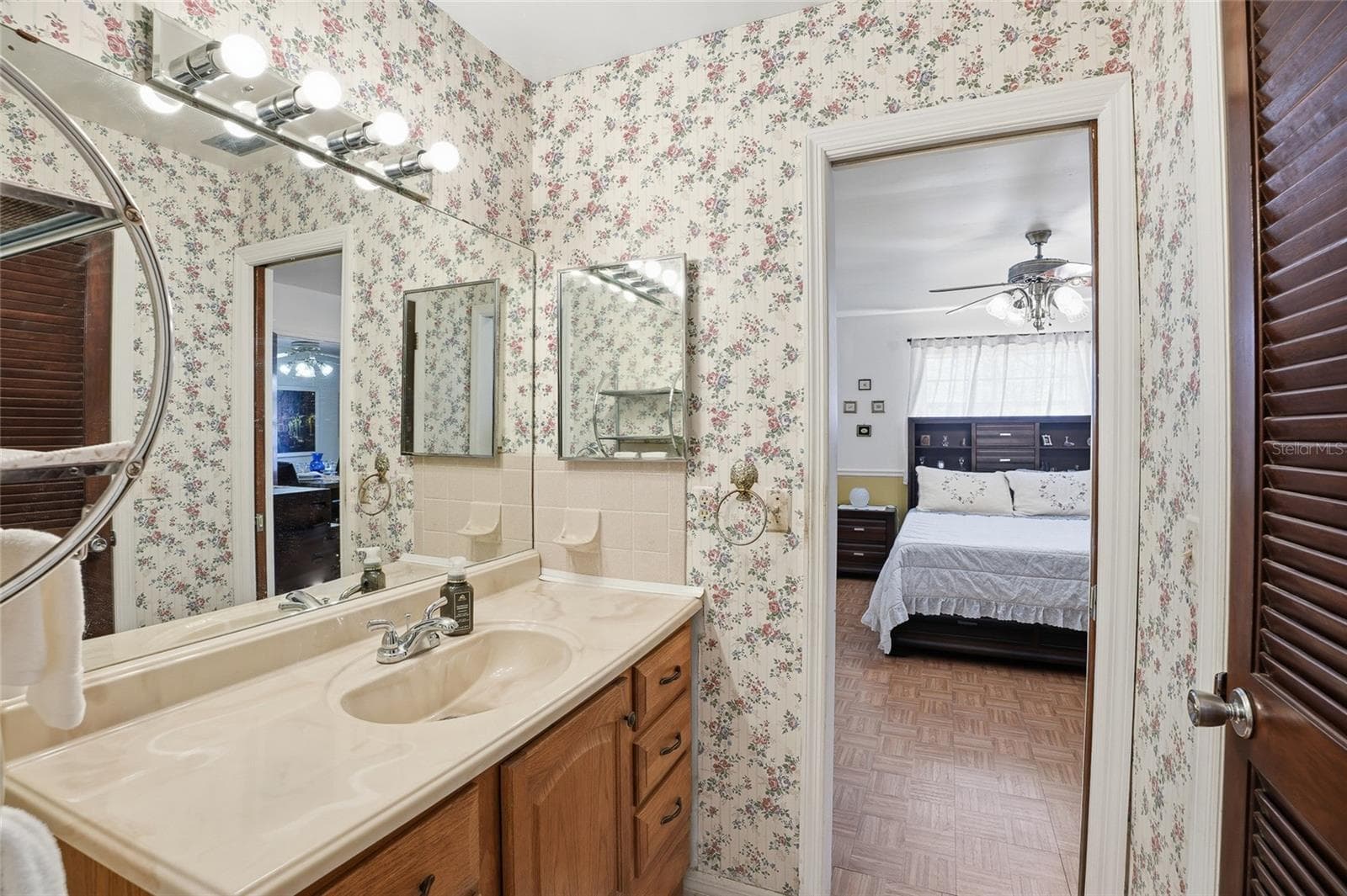 Single Family Residence at 7002 CRESTLAKE DR, ORLANDO, photo 13 of 48