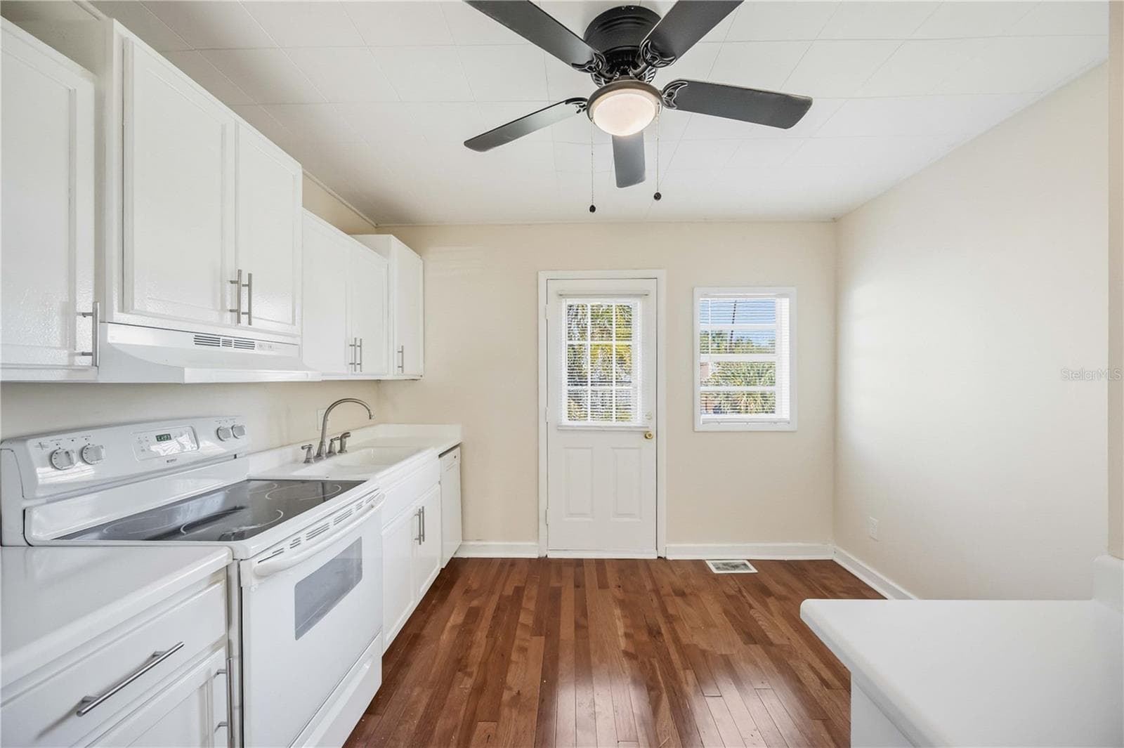 Single Family Residence at 2710 3RD AVE W, BRADENTON, photo 17 of 58