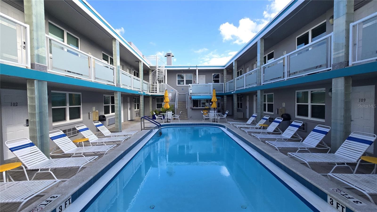 Condo - Hotel at 603 MANDALAY AVE #207, CLEARWATER BEACH, photo 3 of 19