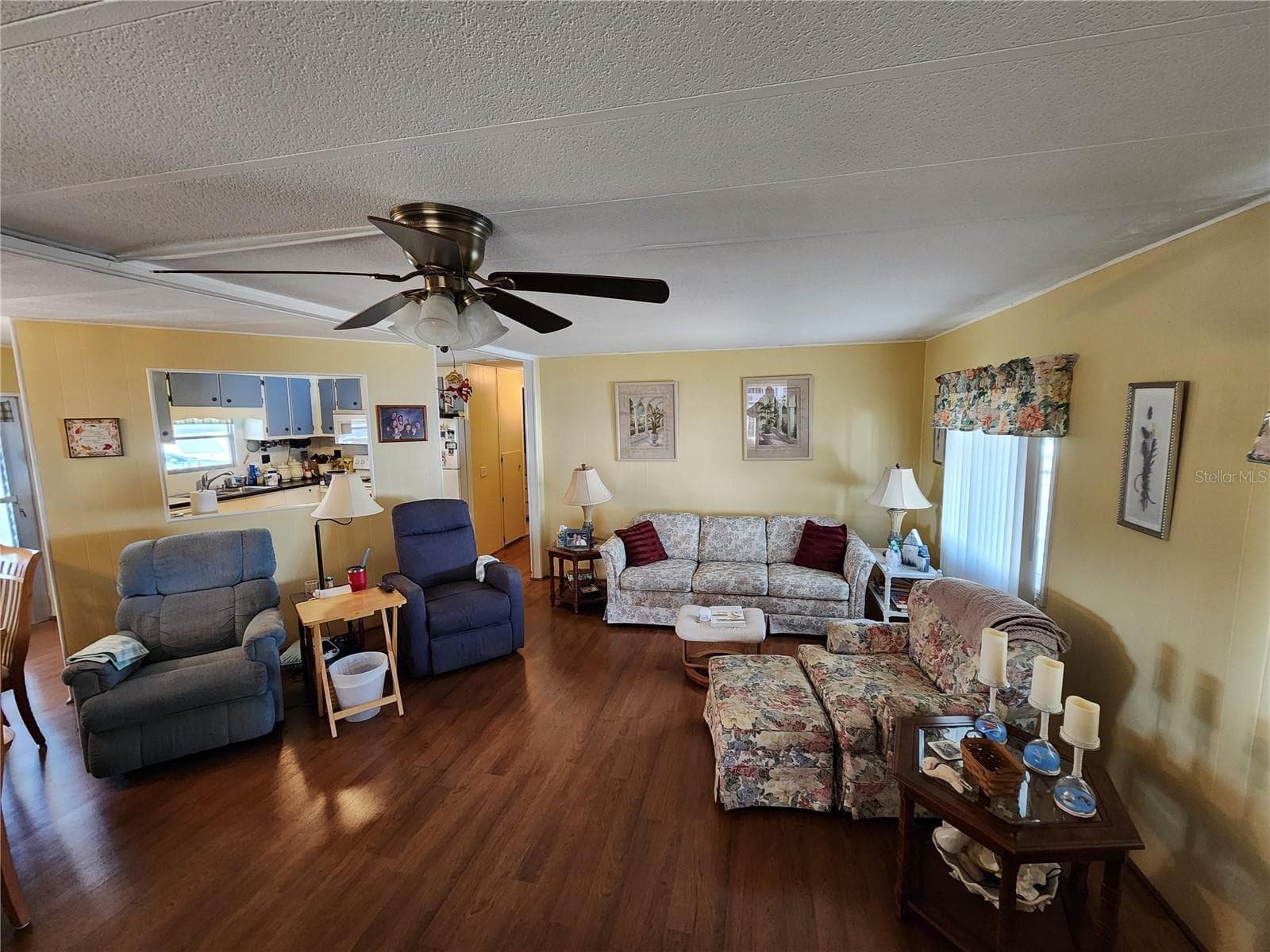 Living Room comes furnished - 403 DUBLIN AVE, BRADENTON