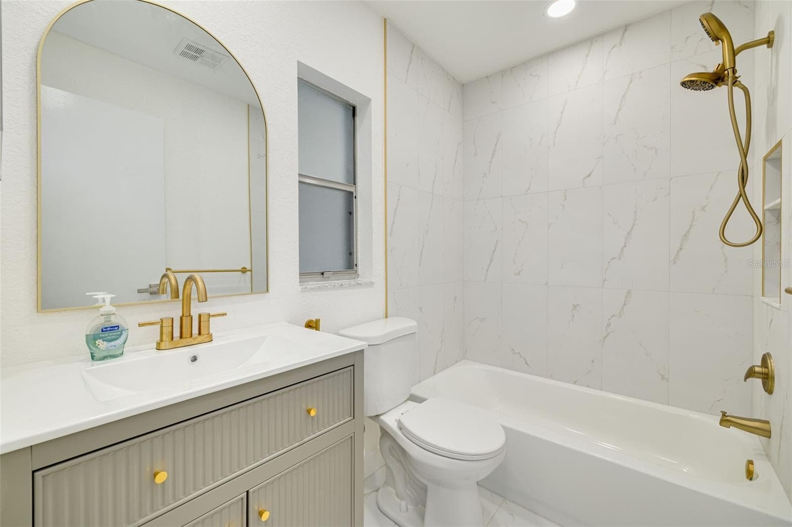 Guest Bathroom - 3569 OAK LAKE DR, PALM HARBOR