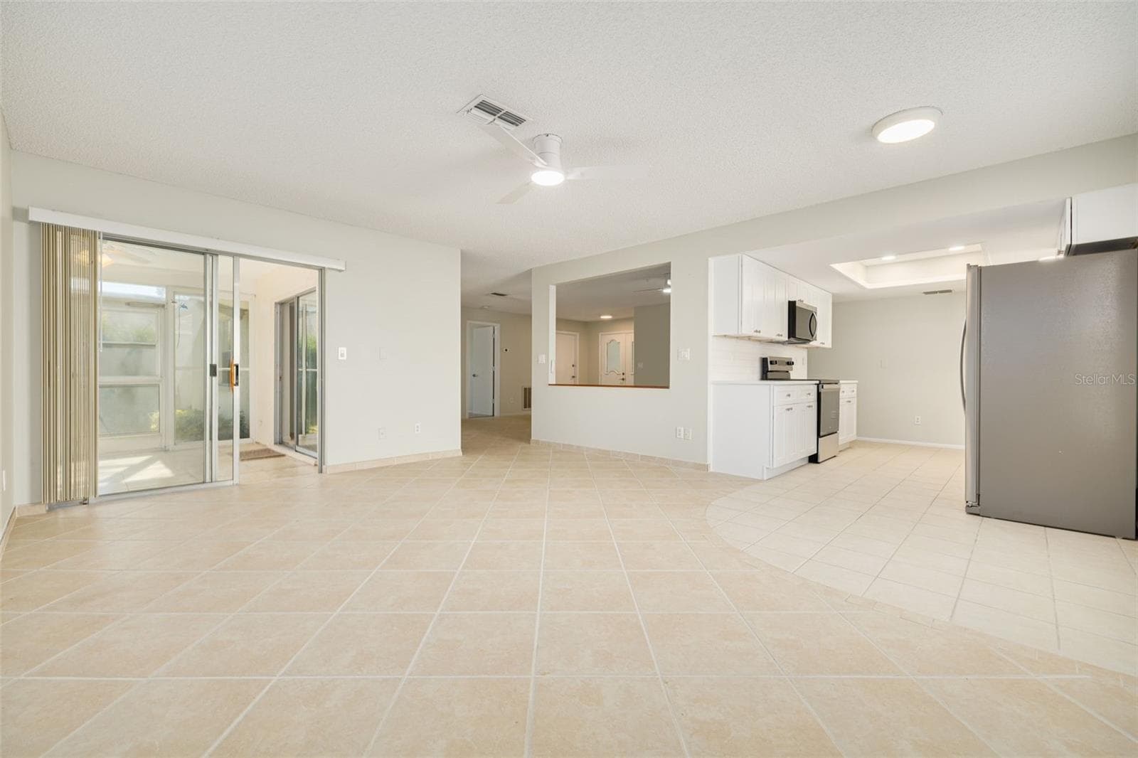 Family Room / Kitchen - 3569 OAK LAKE DR, PALM HARBOR