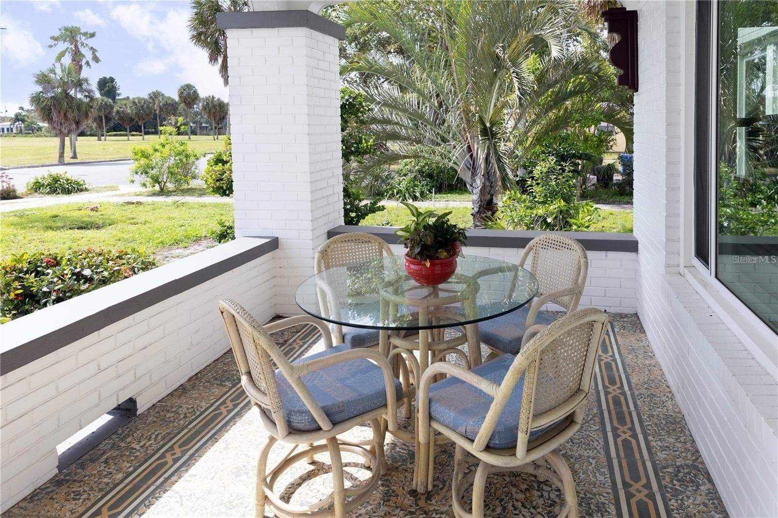 Single Family Residence at 2041 BEACH DR SE, ST PETERSBURG, photo 6 of 31