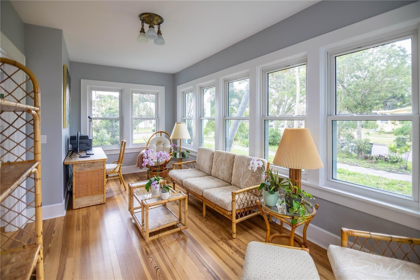 Single Family Residence at 2041 BEACH DR SE, ST PETERSBURG, photo 21 of 31