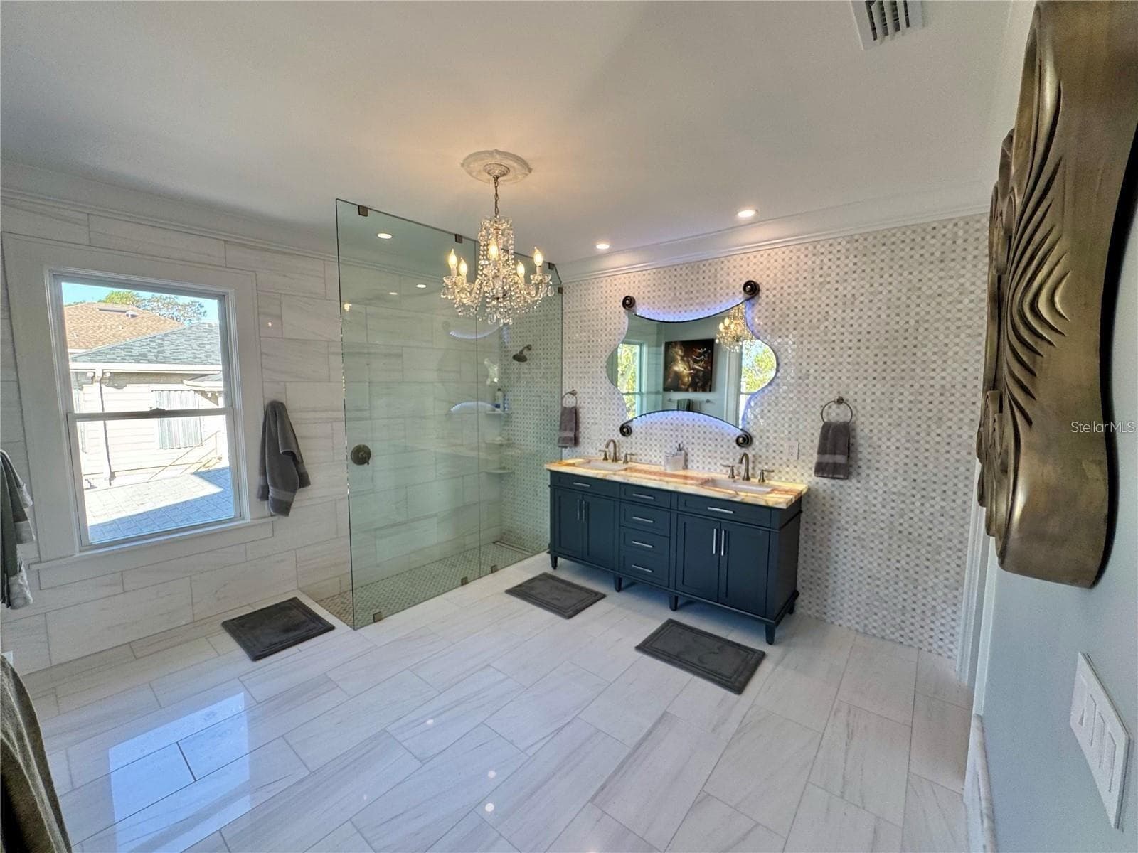 Single Family Residence at 2041 BEACH DR SE, ST PETERSBURG, photo 24 of 31