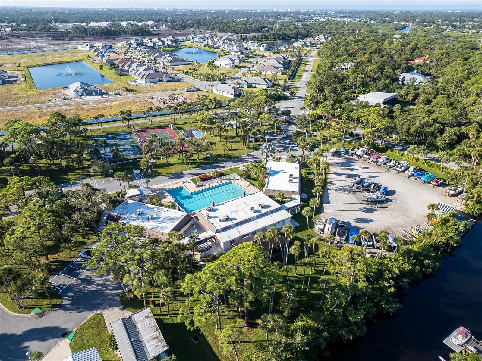 Manufactured Home at 204 CROWN POINT DR, NOKOMIS, photo 55 of 78