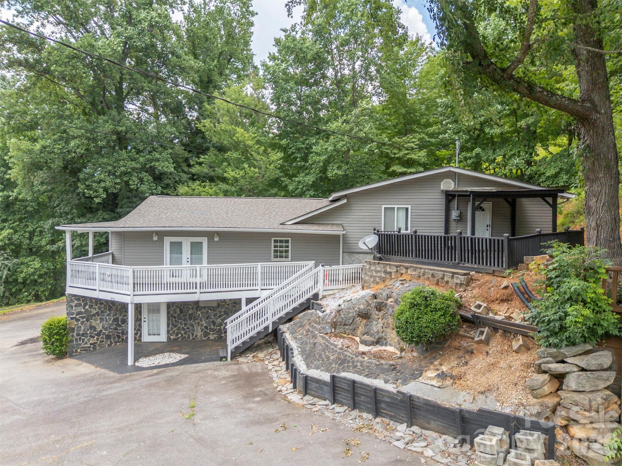 Parking lot with access to apartment - 1840 Memorial Highway, Lake Lure