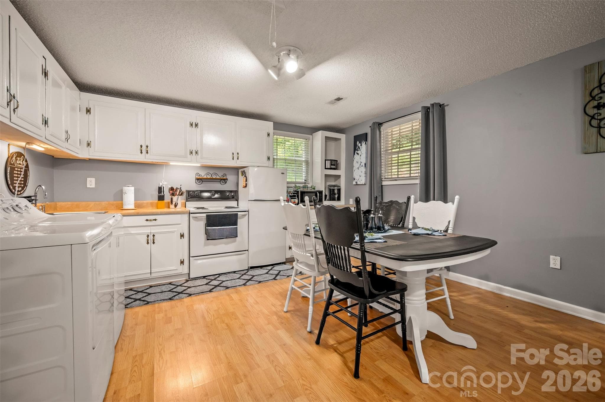 Kitchen area - 1840 Memorial Highway, Lake Lure