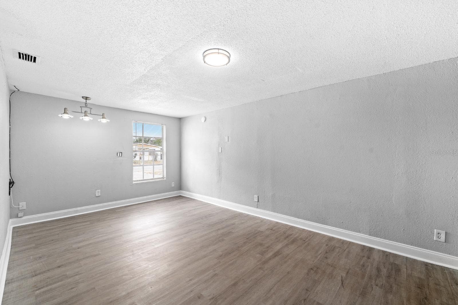 Living Room/Den - 4220 E POWHATAN AVE, TAMPA