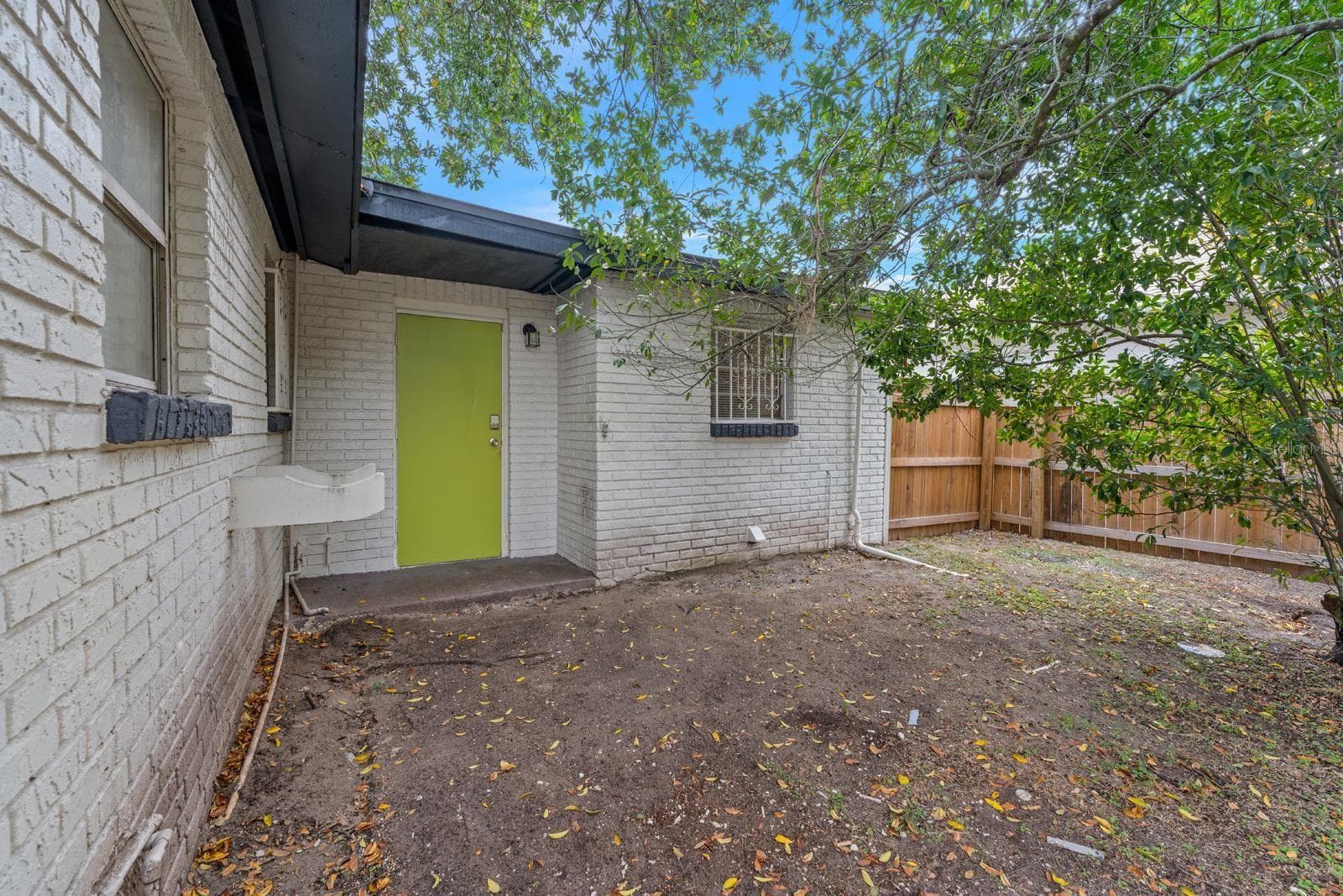 Backyard - 4220 E POWHATAN AVE, TAMPA