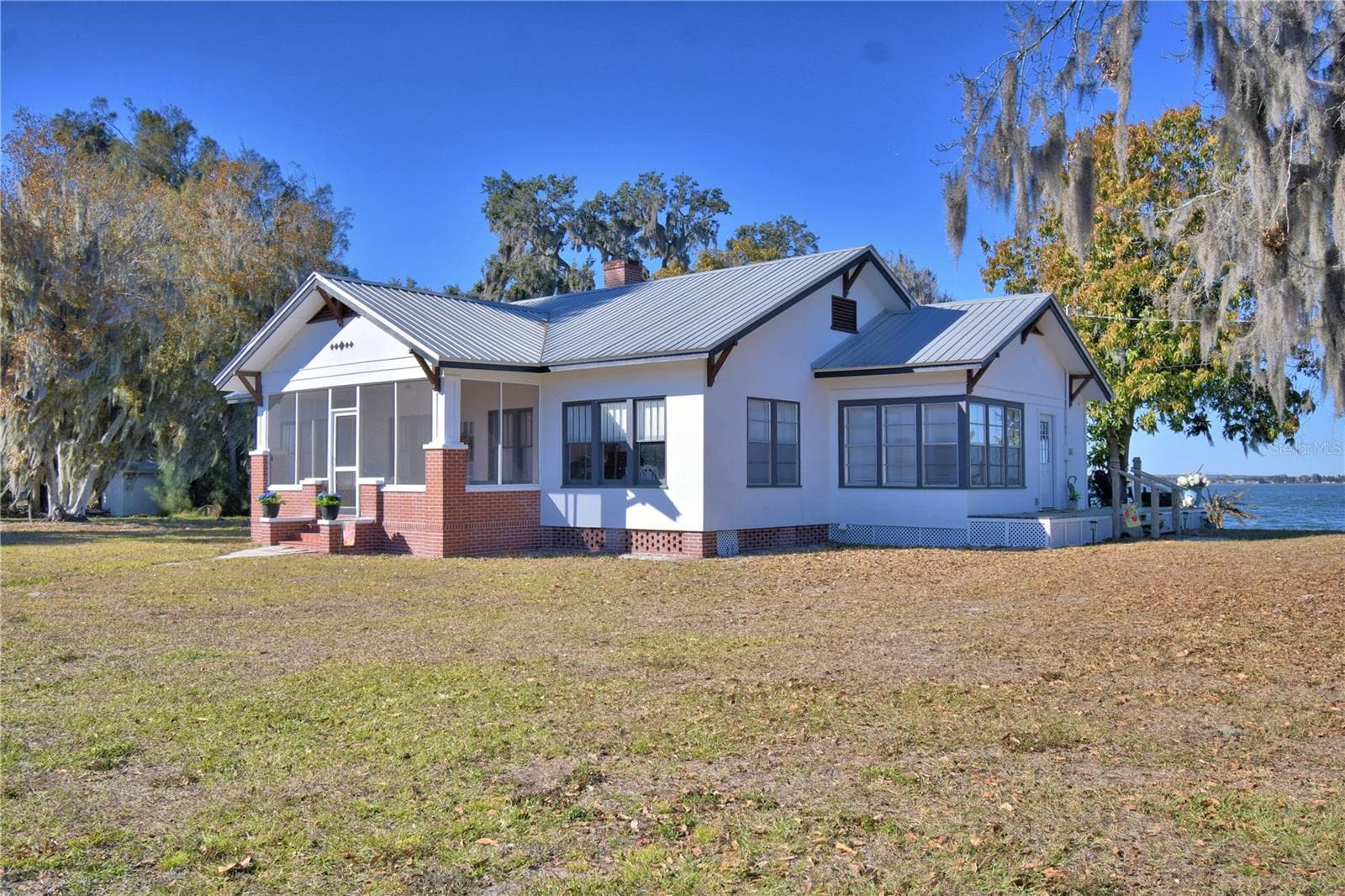1173 S LAKE REEDY BLVD