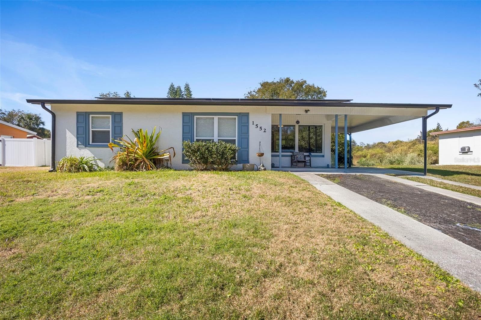 Plenty of parking space for guests. - 1552 ZINNIA DR, DELTONA