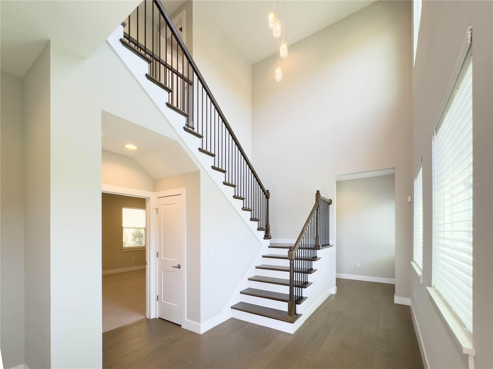 Single Family Residence at 16210 RAVENNA CT, MONTVERDE, photo 8 of 52