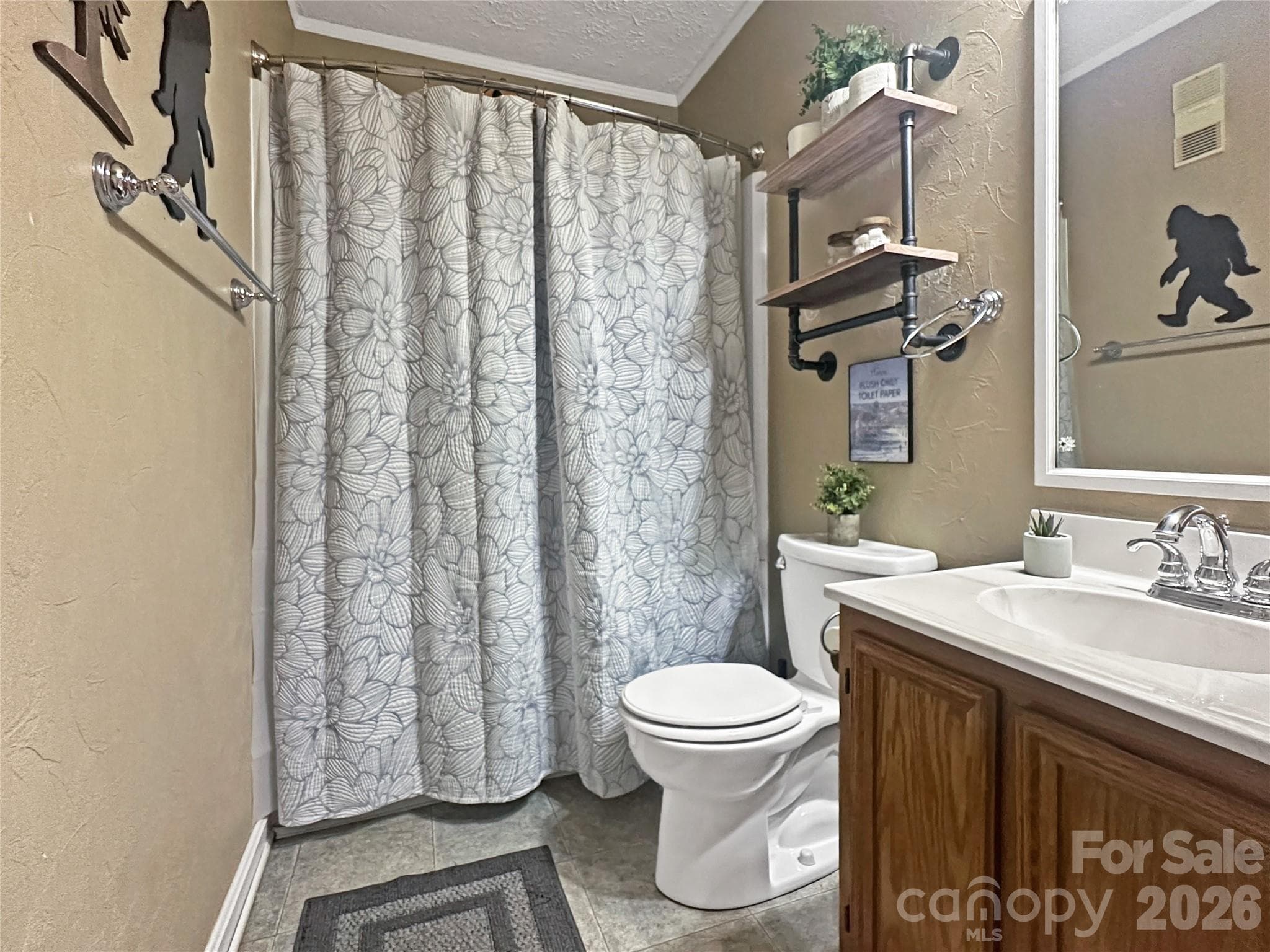 Condominium at 102 Sugar Ski Drive, Sugar Mountain, photo 23 of 38