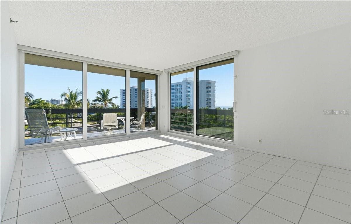 Condominium at 1065 GULF OF MEXICO DR #305, LONGBOAT KEY, photo 17 of 52