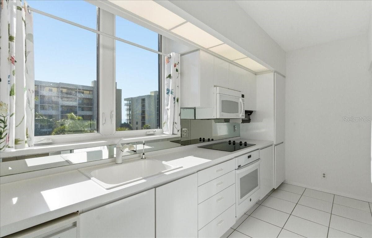 Condominium at 1065 GULF OF MEXICO DR #305, LONGBOAT KEY, photo 20 of 52