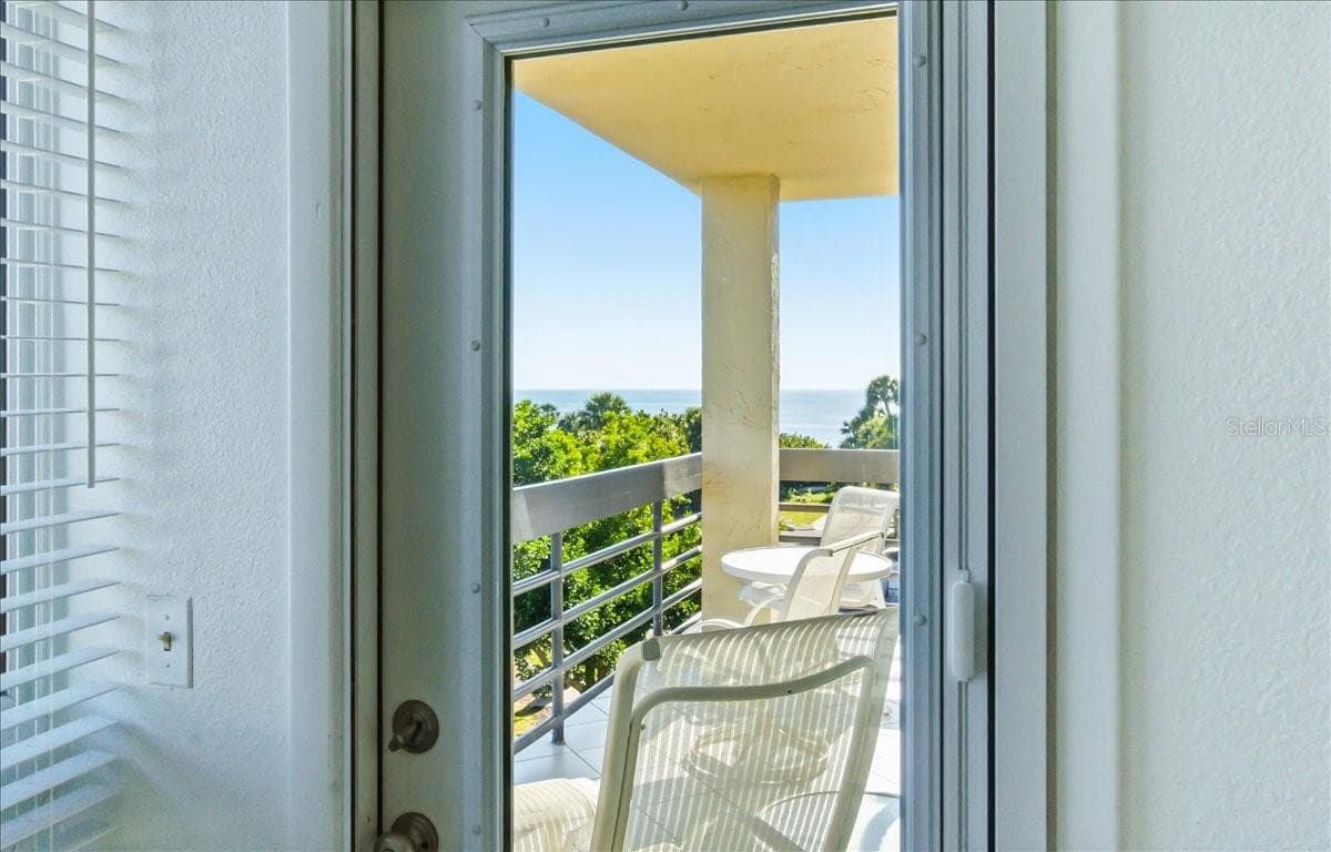 Condominium at 1065 GULF OF MEXICO DR #305, LONGBOAT KEY, photo 26 of 52