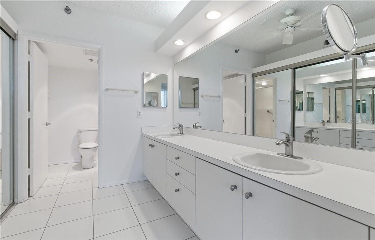 Condominium at 1065 GULF OF MEXICO DR #305, LONGBOAT KEY, photo 27 of 52
