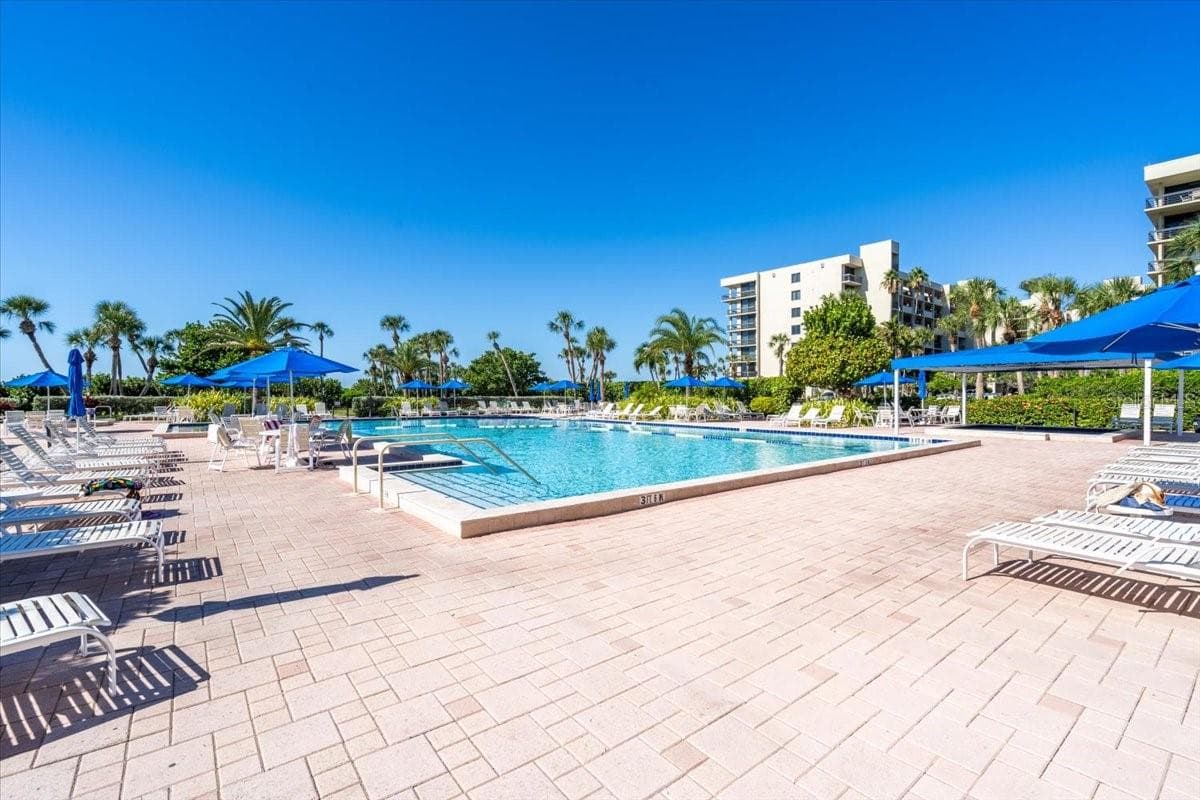 Condominium at 1065 GULF OF MEXICO DR #305, LONGBOAT KEY, photo 40 of 52