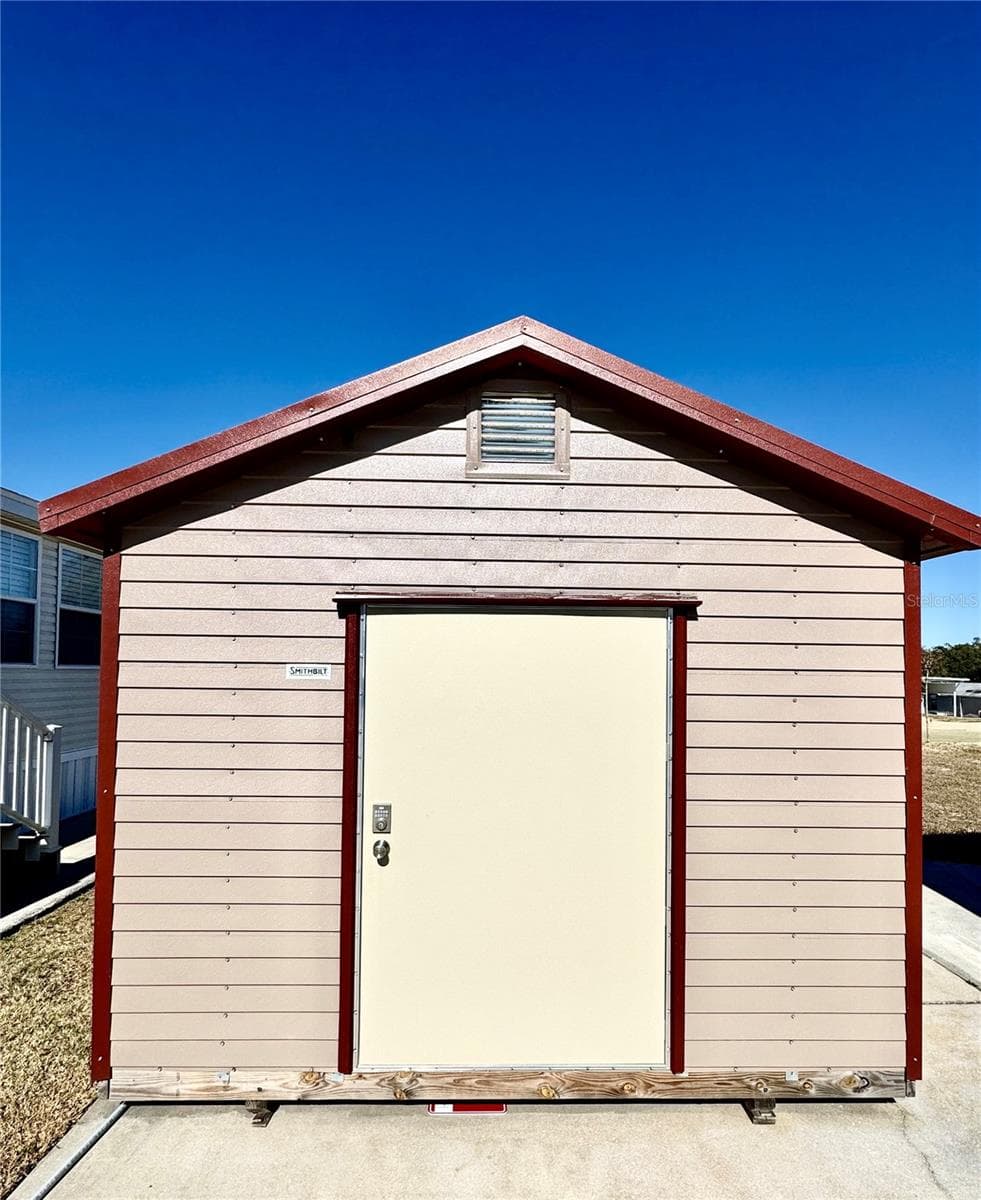 10 x 12 Smith Built Shed - 328 ST GEORGE DR, DAVENPORT