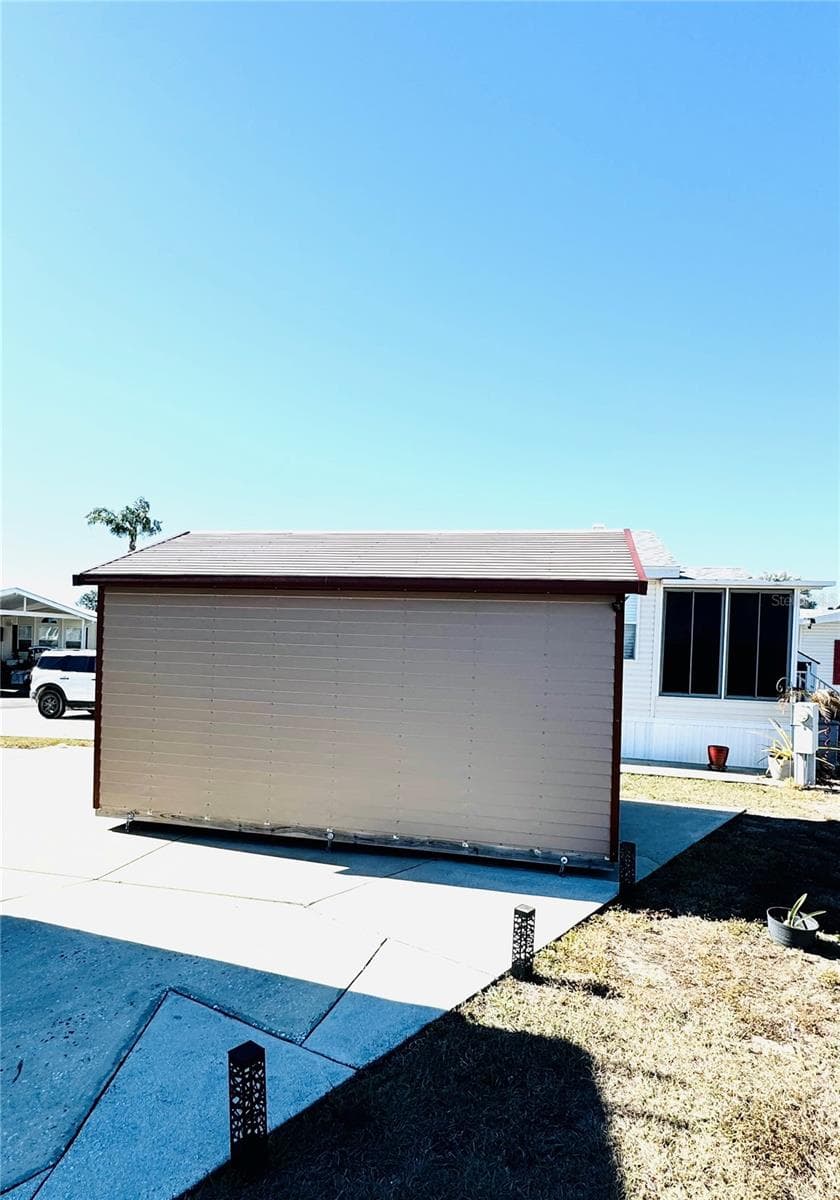 10 x 12 Smith Built Shed with electric - 328 ST GEORGE DR, DAVENPORT