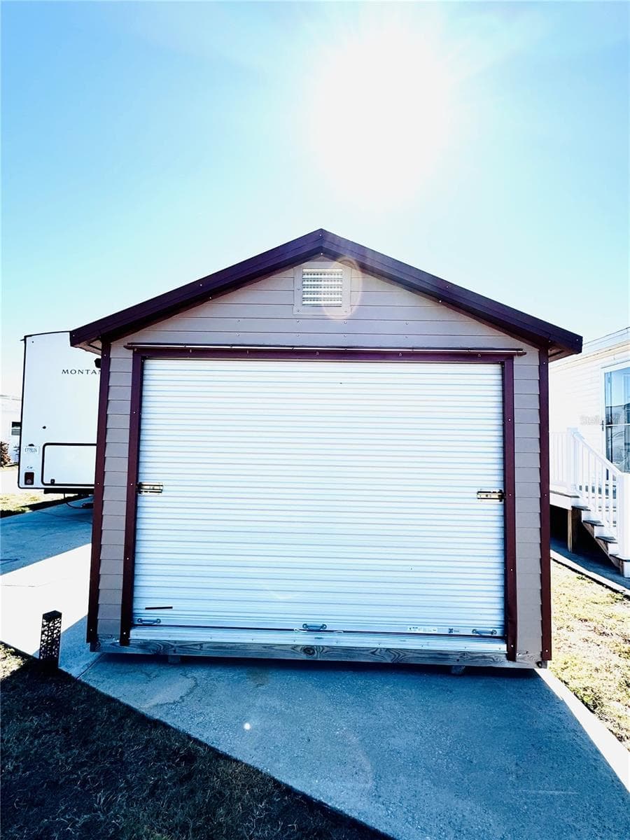 Great place to store your Florida toys! - 328 ST GEORGE DR, DAVENPORT