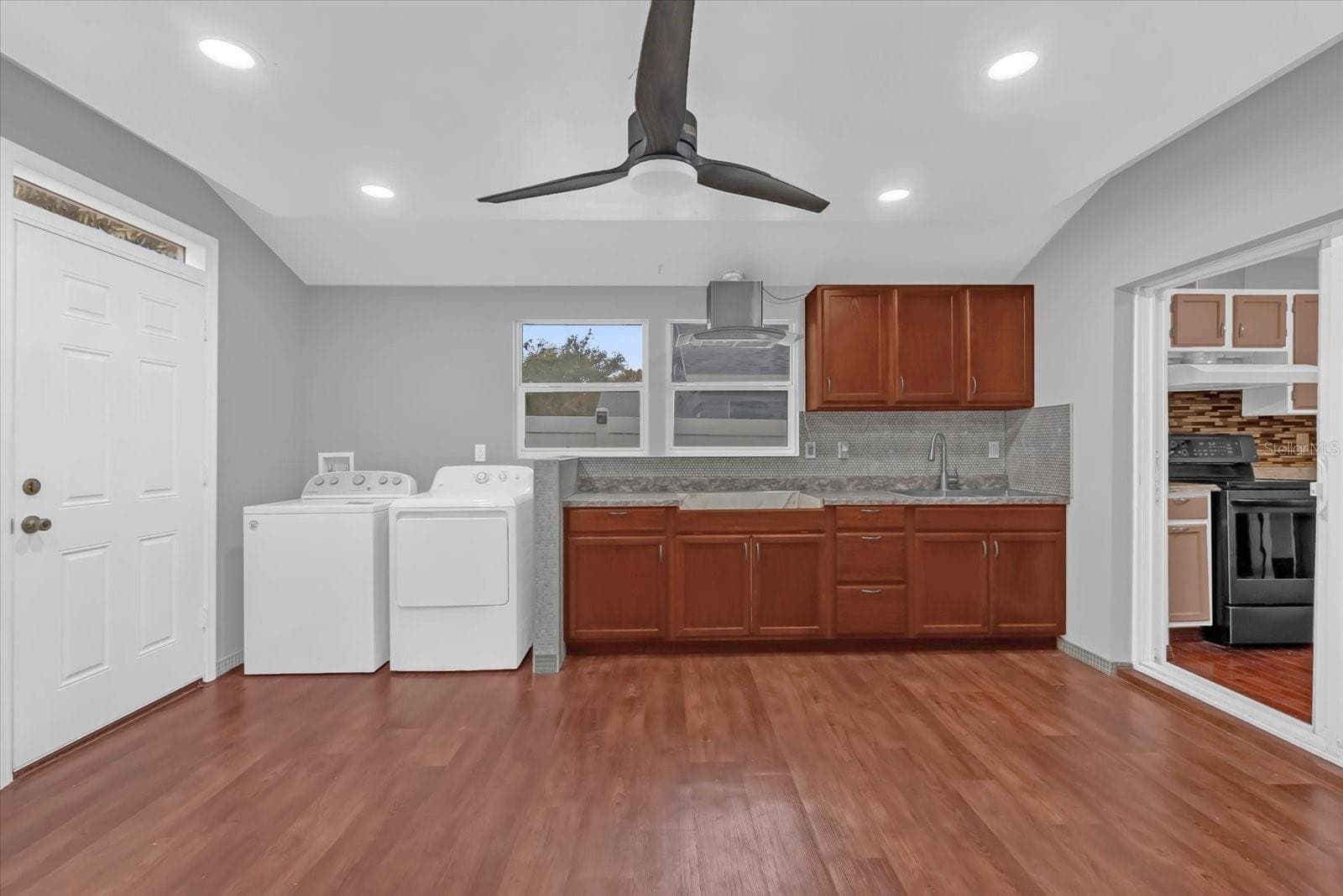 Single Family Residence at 405 LATONIA ST, KISSIMMEE, photo 13 of 32