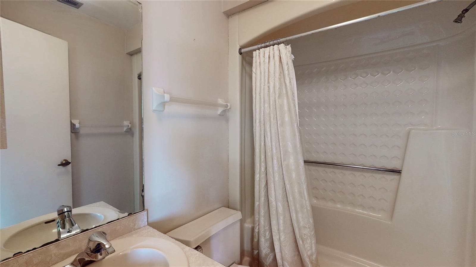 Bathroom off garage - 13 HERMOSA DR, EUSTIS