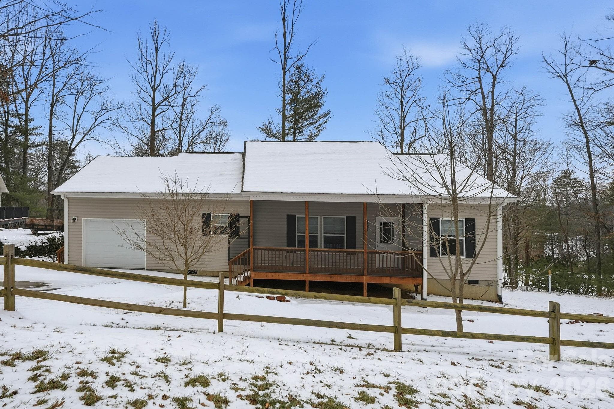 Single Family Residence at 138 Lone Eagle Lane, Hendersonville, photo 3 of 37