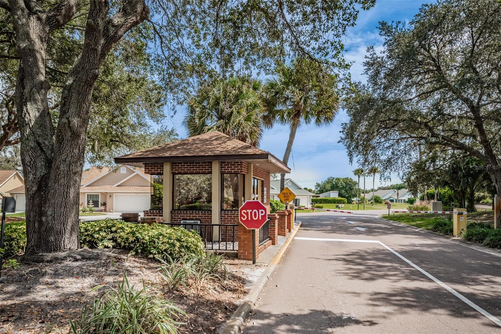 Gated with guard at main entrance of community! - 3351 LORI LN #3351, NEW PORT RICHEY