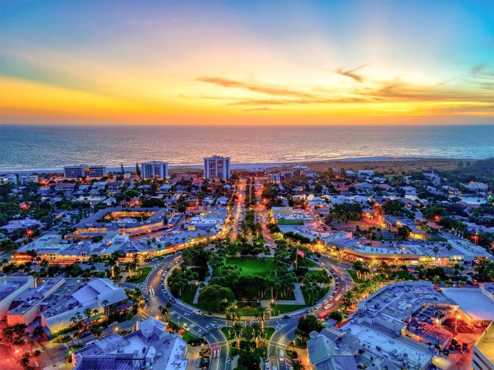 A short drive to St Armonds Circle - 50 CENTRAL AVE #15A, SARASOTA