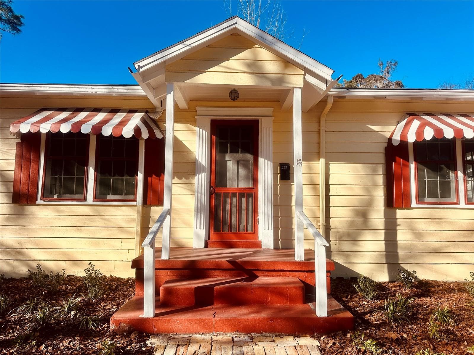 228 NW 4TH AVE