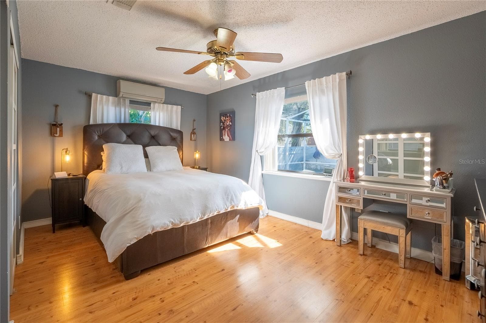 Single Family Residence at 2300 37TH AVE N, ST PETERSBURG, photo 21 of 52