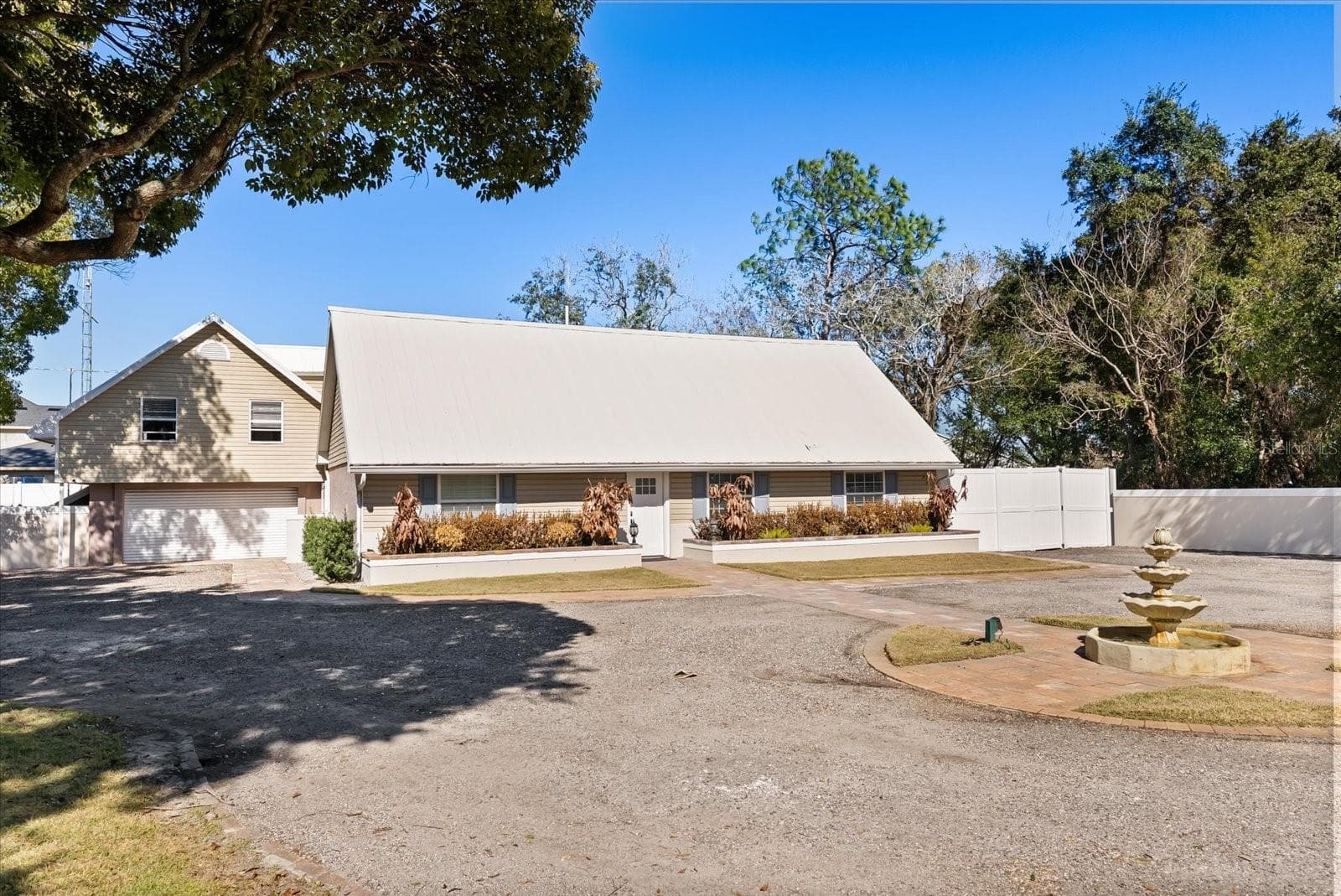 8255 LAKE UNDERHILL RD