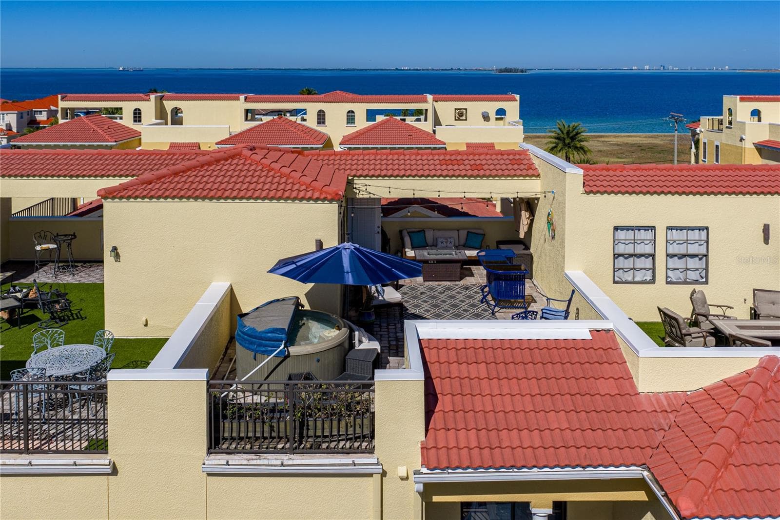 Townhouse at 6411 MAYRA SHORES LN, APOLLO BEACH, photo 31 of 33