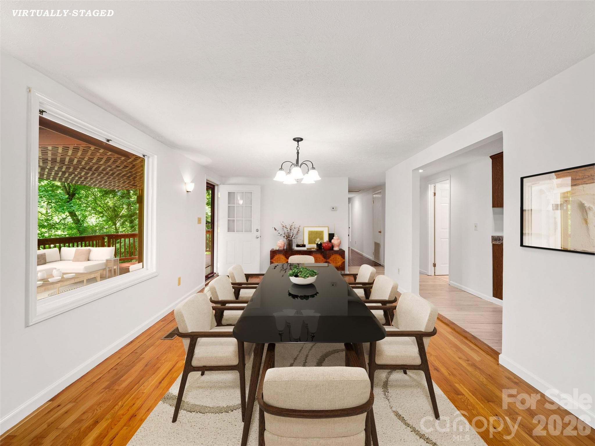 Large dining for family gatherings! - Burnsville