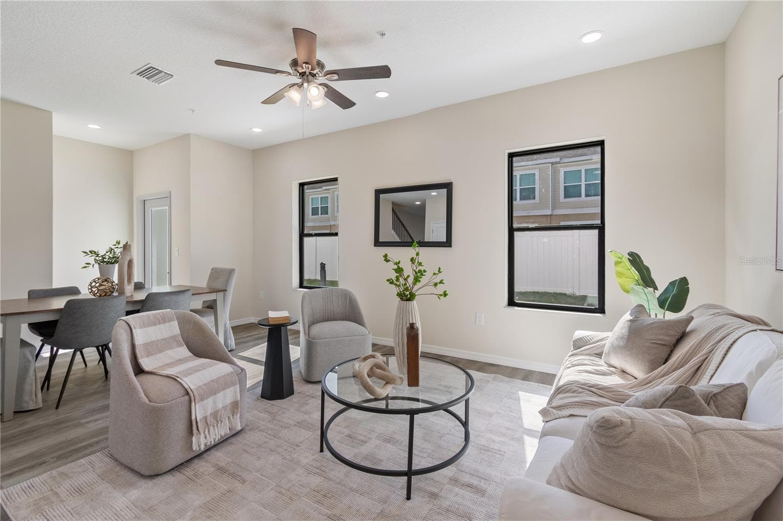 Living room - 4342 CAMBIO GARDENS CT, TAMPA